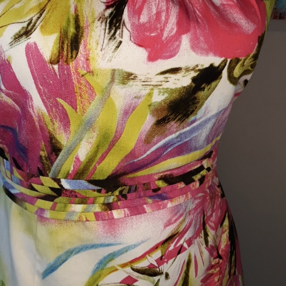 Amelia/ Floral Print/ Sleeveless Dress - Picture 4 of 10